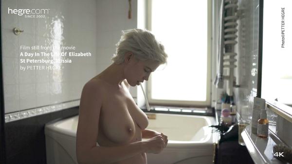 Screenshot #3 aus dem Film Ein Tag im Leben von Elizabeth, St. Petersburg, Russland