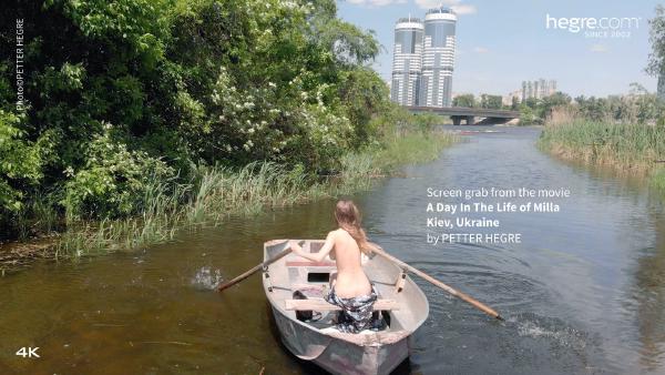 Schermopname #2 uit de film Een dag uit het leven van Milla, Kiev, Oekraïne