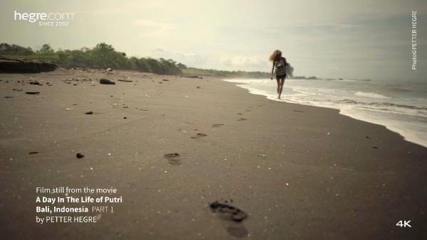 Screenshot #6 aus dem Film Ein Tag im Leben von Putri, Bali, Indonesien - Teil 1