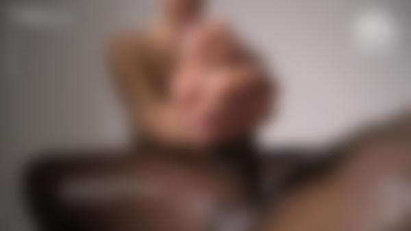 Kuvakaappaus #11 elokuvasta Amaya ja Goro Hot Hands Käsityö