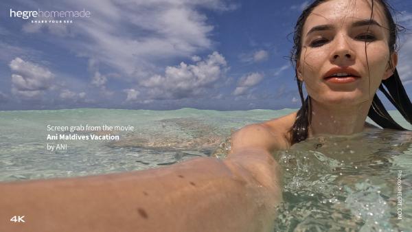 Screenshot #8 dal film Vacanza Ani alle Maldive