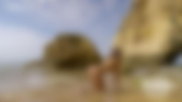 Screenshot #9 aus dem Film Anna L. Nackt-Fotoshooting am Strand