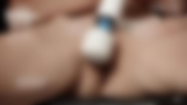 Screenshot #9 dal film Massaggio potente del clitoride