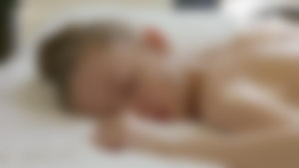 Screenshot #9 aus dem Film Doppelorgasmus-Massage