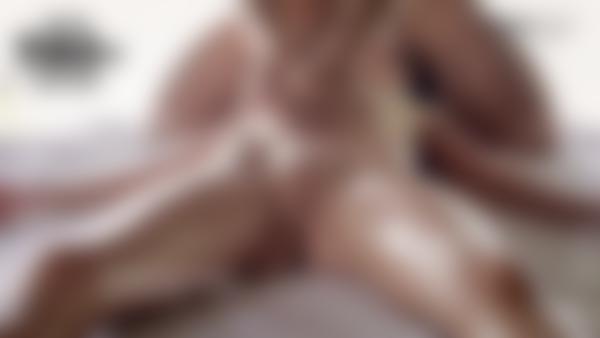 Skjermtak #12 fra filmen Kvinnelig utløsningsmassasje