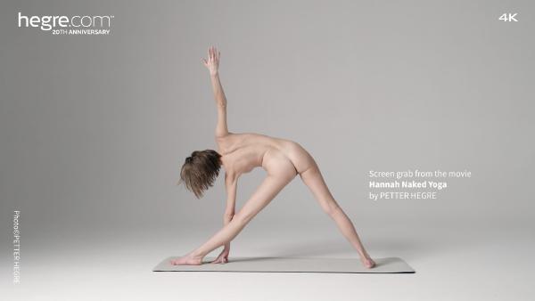 Schermopname #7 uit de film Hannah naakte yoga