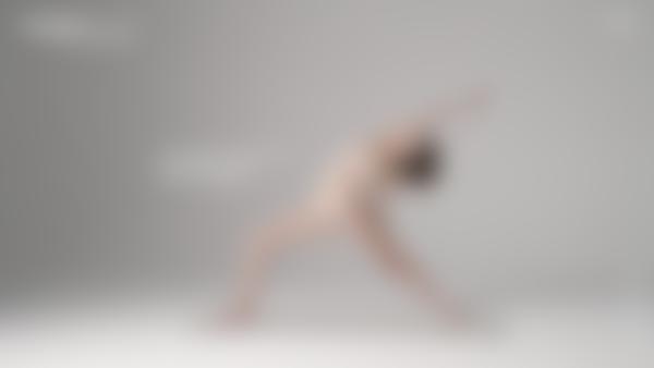 Captura de tela #10 do filme Hannah Nua Yoga