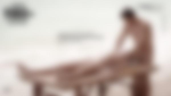 Екранна снимка №9 от филма Масаж за интензивен бликащ оргазъм