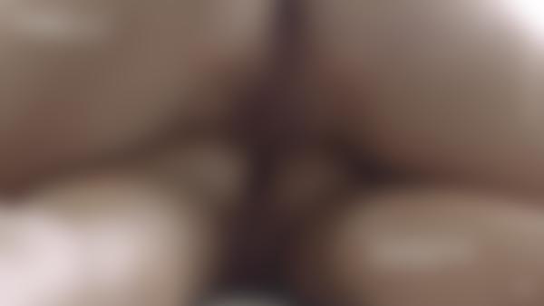 Skjermtak #11 fra filmen Intim helbredende massasje