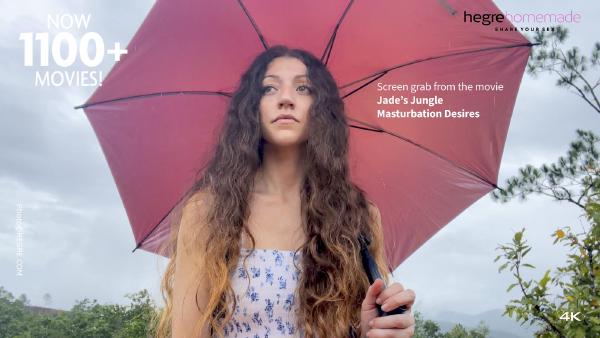 Capture d'écran #7 du film Jade désirs de Masturbation dans la jungle