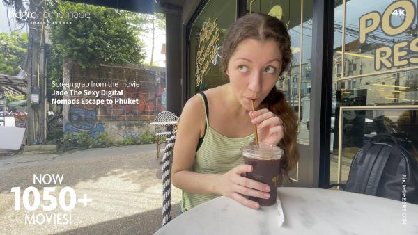 Skjermtak #8 fra filmen Jade - De sexy digitale nomadene flykter til Phuket