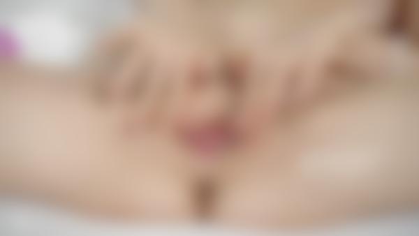 Skjágrip #11 úr kvikmyndinni Ksenia L sjálfsfróun