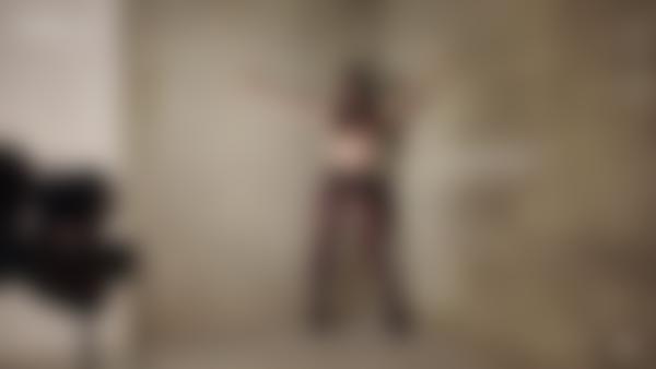 Kuvakaappaus #12 elokuvasta Lidia alastonmallinnus