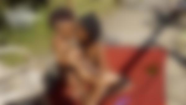 Tangkapan layar # 12 dari film Nyx dan Syrena, Waktu Luang Lesbian Bagian 1