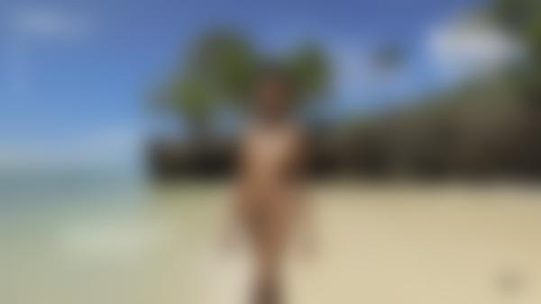 电影 Nyx Kenyan Beach Body 中的屏幕截图 #10