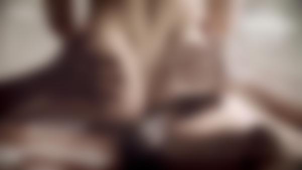 Ekrano paėmimas #12 iš filmo Žaismingas tantrinis masažas