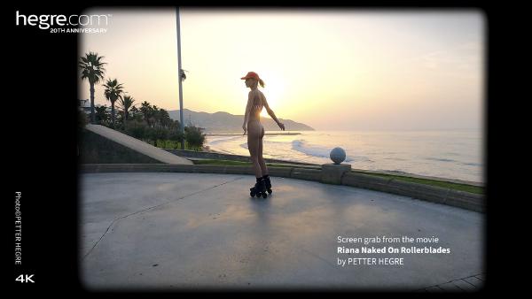 Screenshot #7 aus dem Film Riana Nackt auf Rollerblades