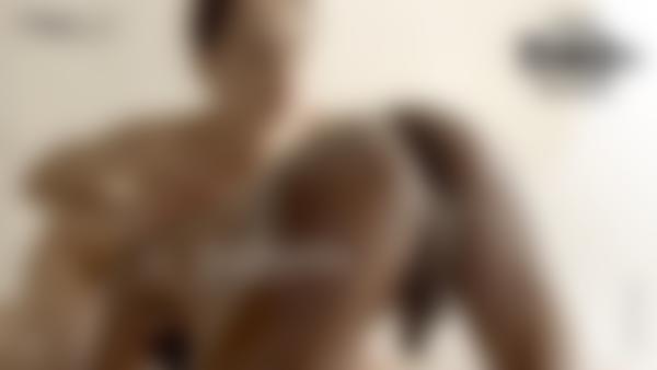Skjágrip #11 úr kvikmyndinni Tantric Love Making Nudd