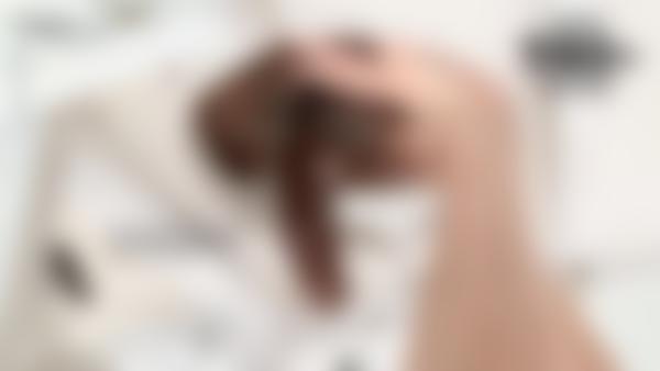 Ekrāna paņemšana #11 no filmas Tantriskā slaukšanas masāža