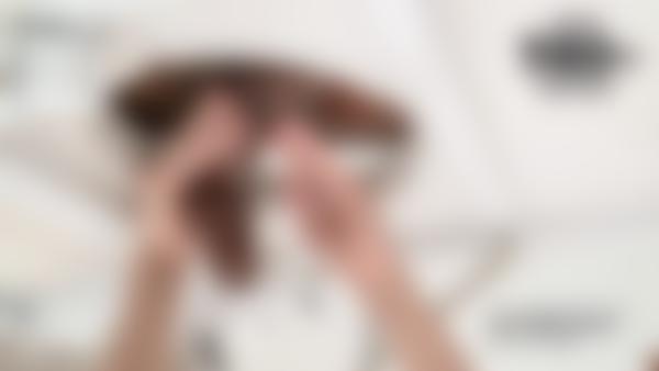 Ekrāna paņemšana #10 no filmas Tantriskā slaukšanas masāža