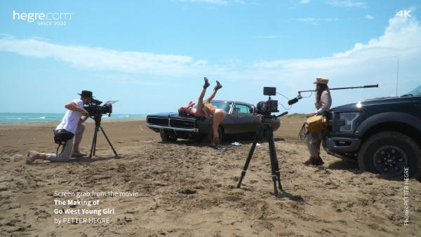 Skjermtak #8 fra filmen The Making Of Go West Young Girl