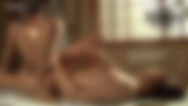 Screenshot #12 aus dem Film Tokyo Lesben Massage