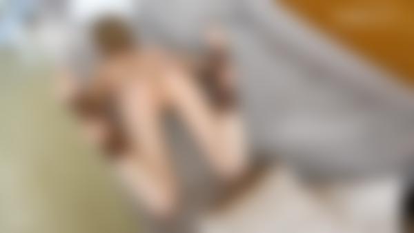 Екранна снимка №12 от филма Валерия секси разтягане