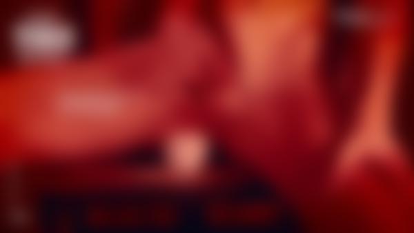 फ़िल्म 9 से स्क्रीन ग्रैब # वी रेड हॉट रेडहेड